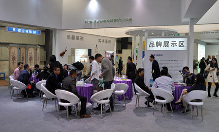 展會期間接待區(qū)人流不斷