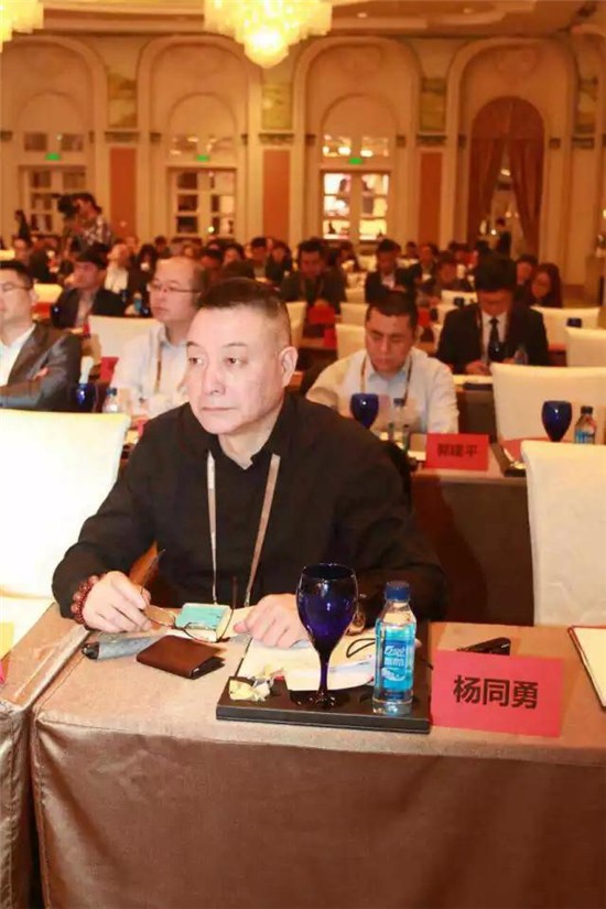 2015觀點年度論壇閉幕， 圣象榮獲“卓越合作伙伴獎”引領行業！
