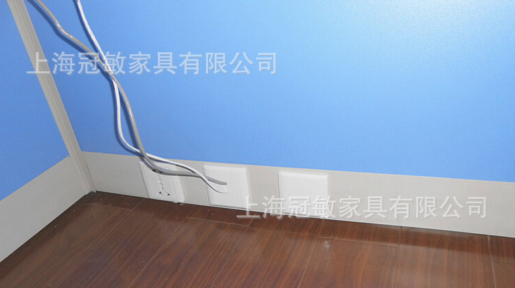 上海辦公家具廠 直銷屏風(fēng)工作位 員工電腦桌卡座 職員辦公桌現(xiàn)貨