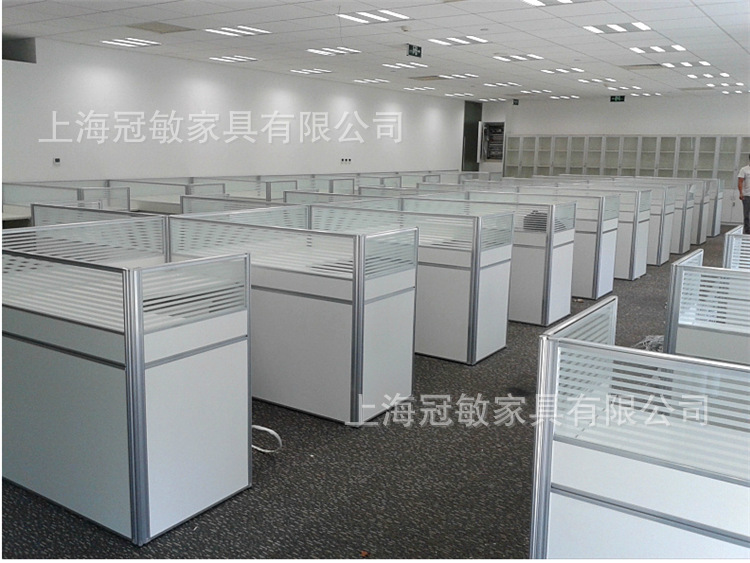 上海辦公家具廠 直銷屏風(fēng)工作位 員工電腦桌卡座 職員辦公桌現(xiàn)貨